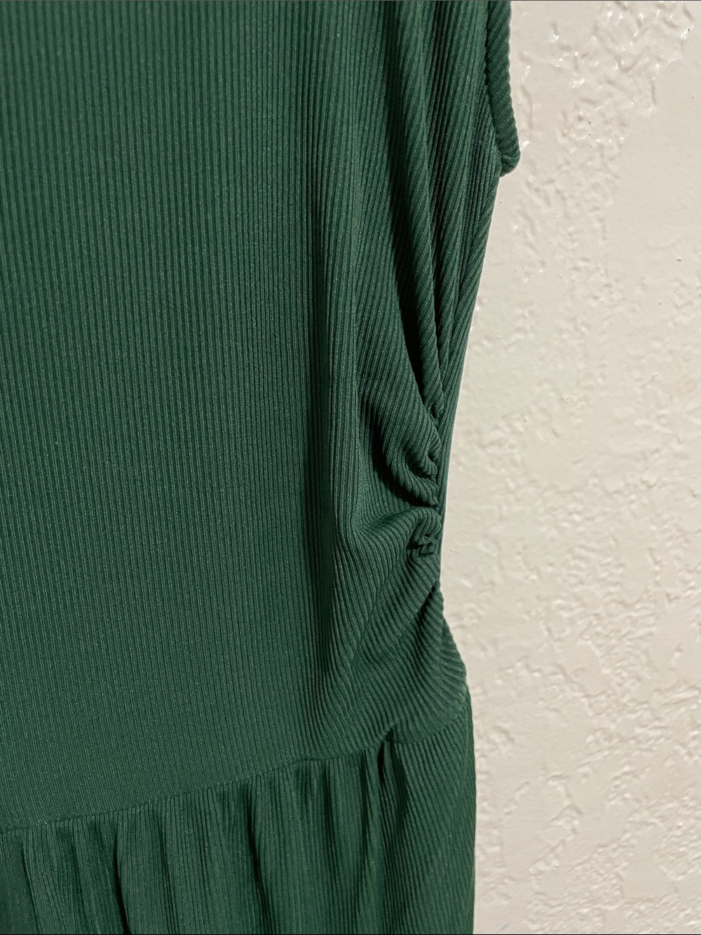 Cap-Sleeve Emerald Green Jumpsuit - Picture 4 of 13